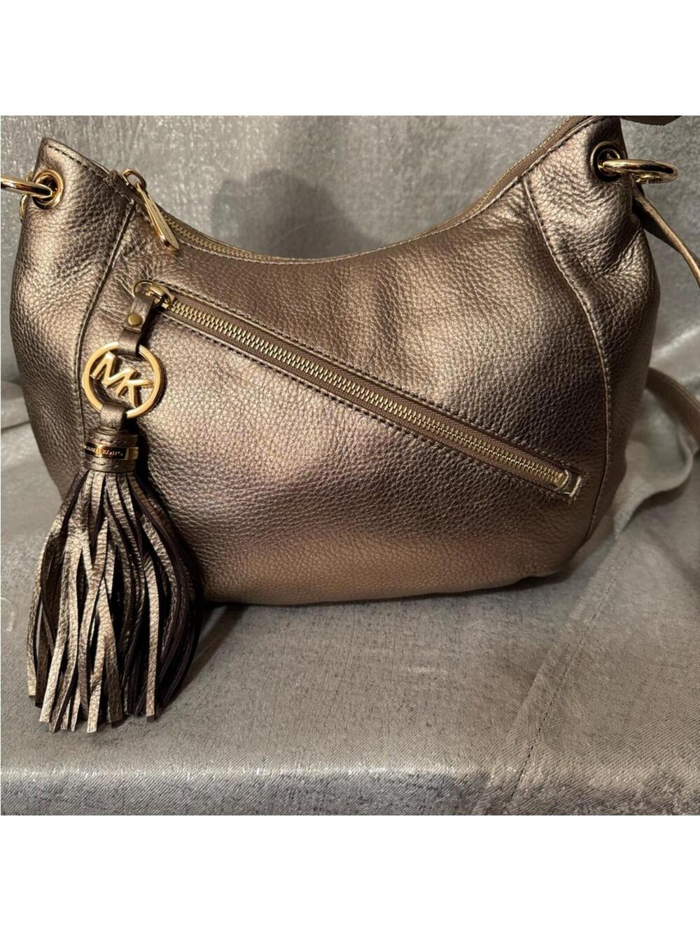 Michael Kors Womens 'Charm Tassel' Casual Leather Shoulder Bag Metallic